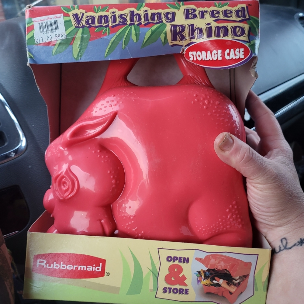 Vintage Rubbermaid Vanishing Breed Rhino Storage Case